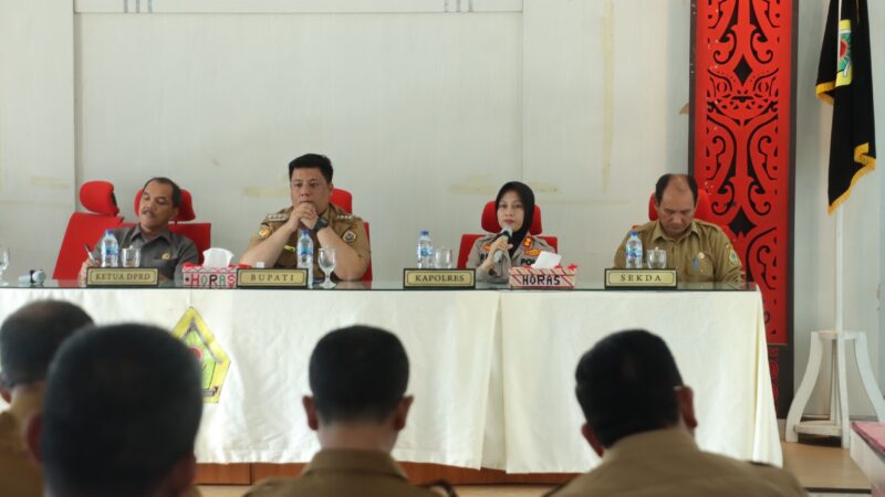 MASYARAKAT SAMOSIR NYATAKAN SIKAP JAGA KEDAMAIAN DAN KERUKUNAN, BUPATI SAMOSIR : MASYARAKAT JANGAN MUDAH TERPROVOKASI