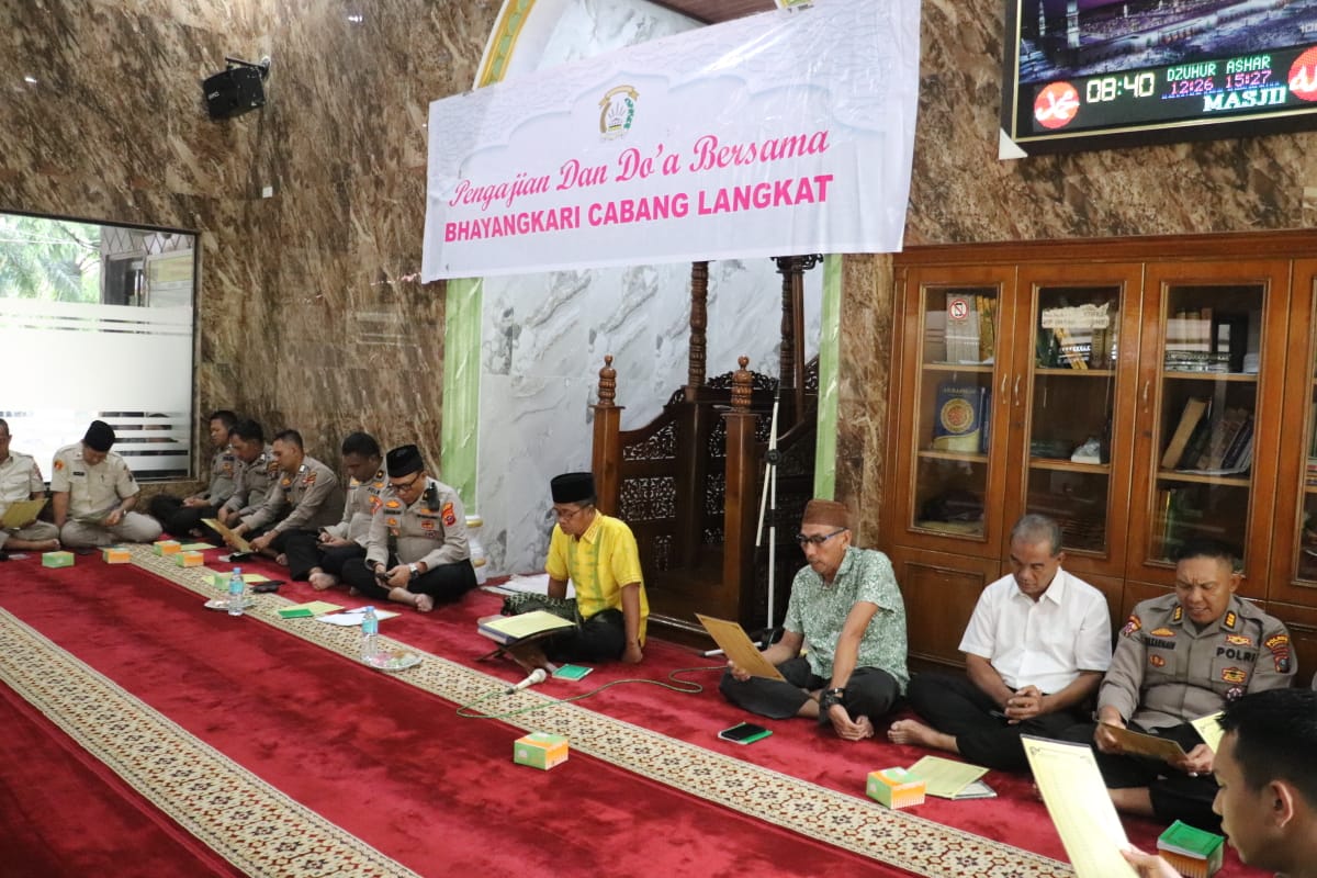 Personel Polres Langkat Laksanakan Binrohtal Rutin dalam Tingkatkan Kebersamaan dan Profesionalisme