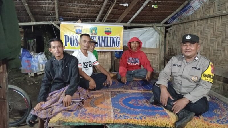 Bhabinkamtibmas Polsek Salapian Berikan Motovasi Warga untuk Aktif Jaga Keamanan Melalui Satkamling
