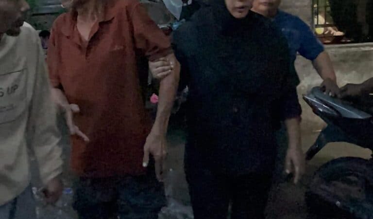 Tanpa Hiraukan Hujan Deras, Anggota DPRD Medan Lailatul Badri Tinjau Banjir di Kawasan Pulo Brayan Darat I, Medan Timur