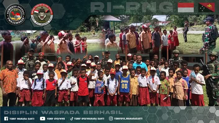 Satgas Pamtas RI-PNG Statis Yonif 643/Wns Latihkan SD Inpres Baris-Berbaris dalam Rangka Upacara Bendera