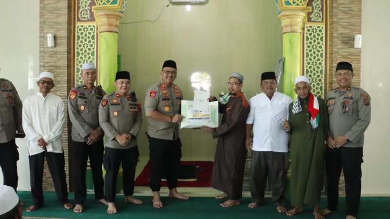 Jumat Curhat, Kapolres Langkat Mengajak Warga untuk Jaga Kondusifitas 