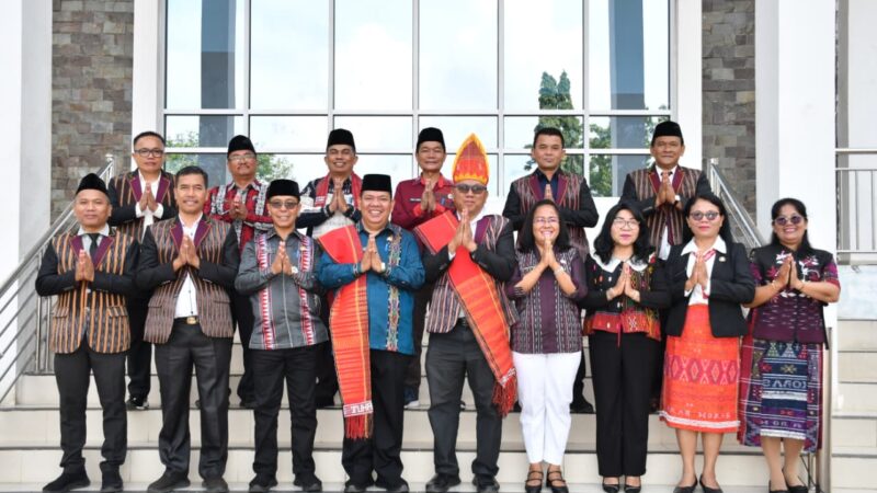 Upacara Hari Kesadaran Nasional, ASN Samosir Kompak Kenakan Ulos.