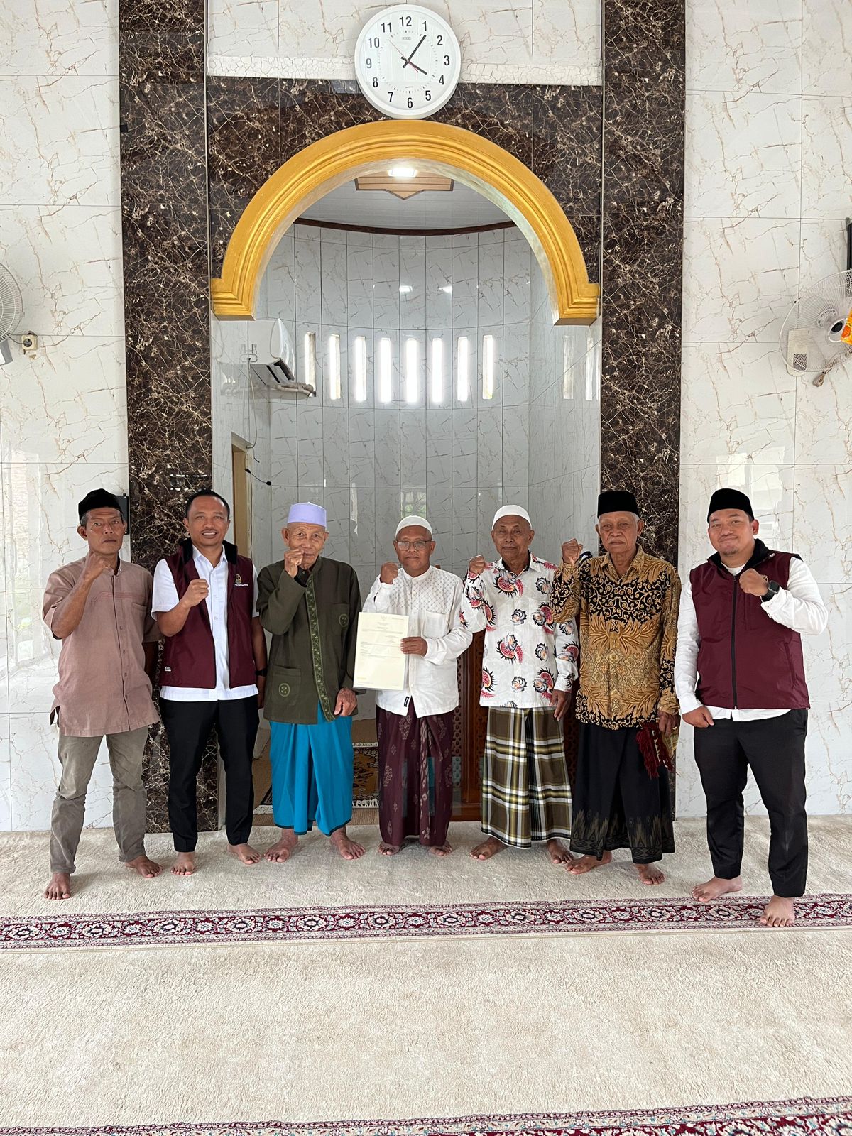 BPN Deli Serdang Antar Sertipikat Wakaf ke Masjid Al Ikhwan Lewat Layanan ARTIS