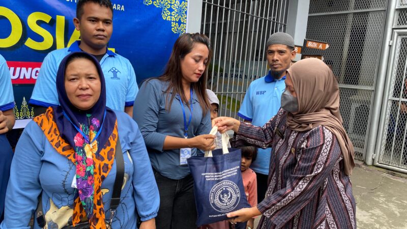 Kembali Salurkan Bantuan SosialKarutan Tanjung Pura Fokus Bagikan Bantuan Disetiap Minggunya
