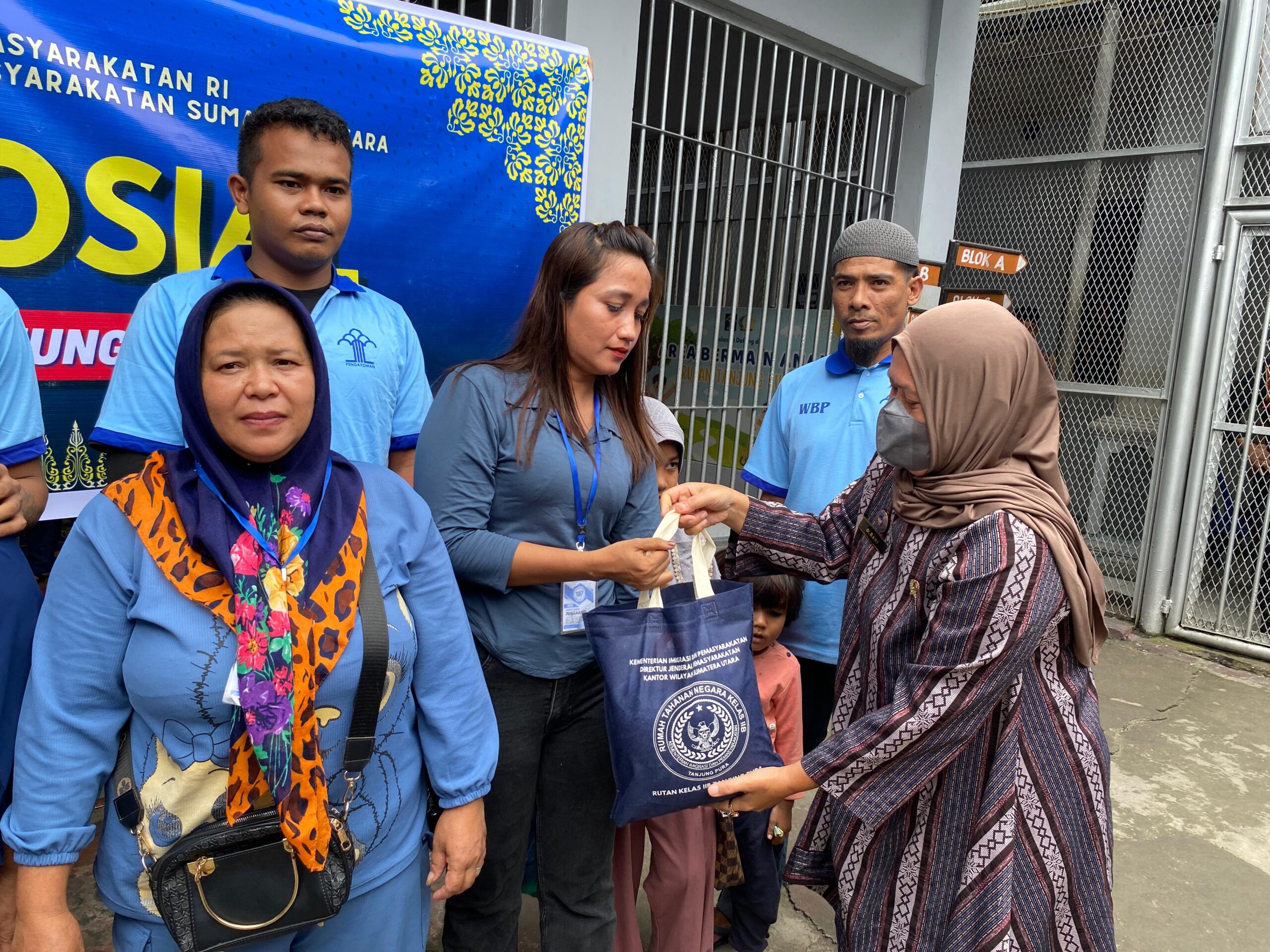 Kembali Salurkan Bantuan SosialKarutan Tanjung Pura Fokus Bagikan Bantuan Disetiap Minggunya