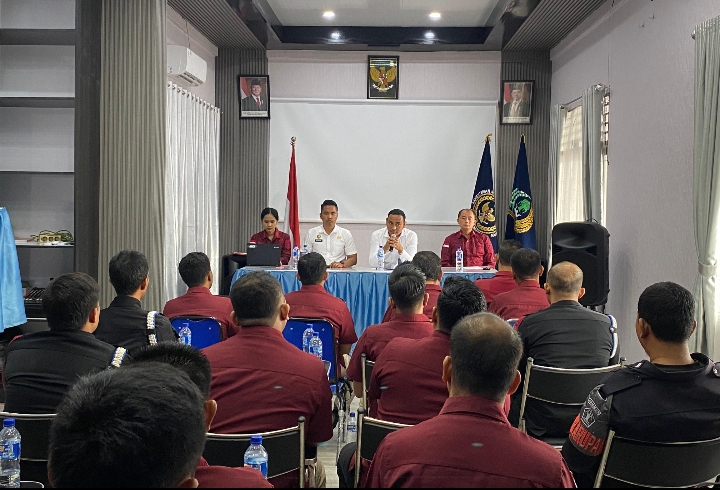 Pimpin Rapat Dinas Pengamanan, Karutan Tanjung Pura Tekankan Penguatan Tugas dan Fungsi Petugas