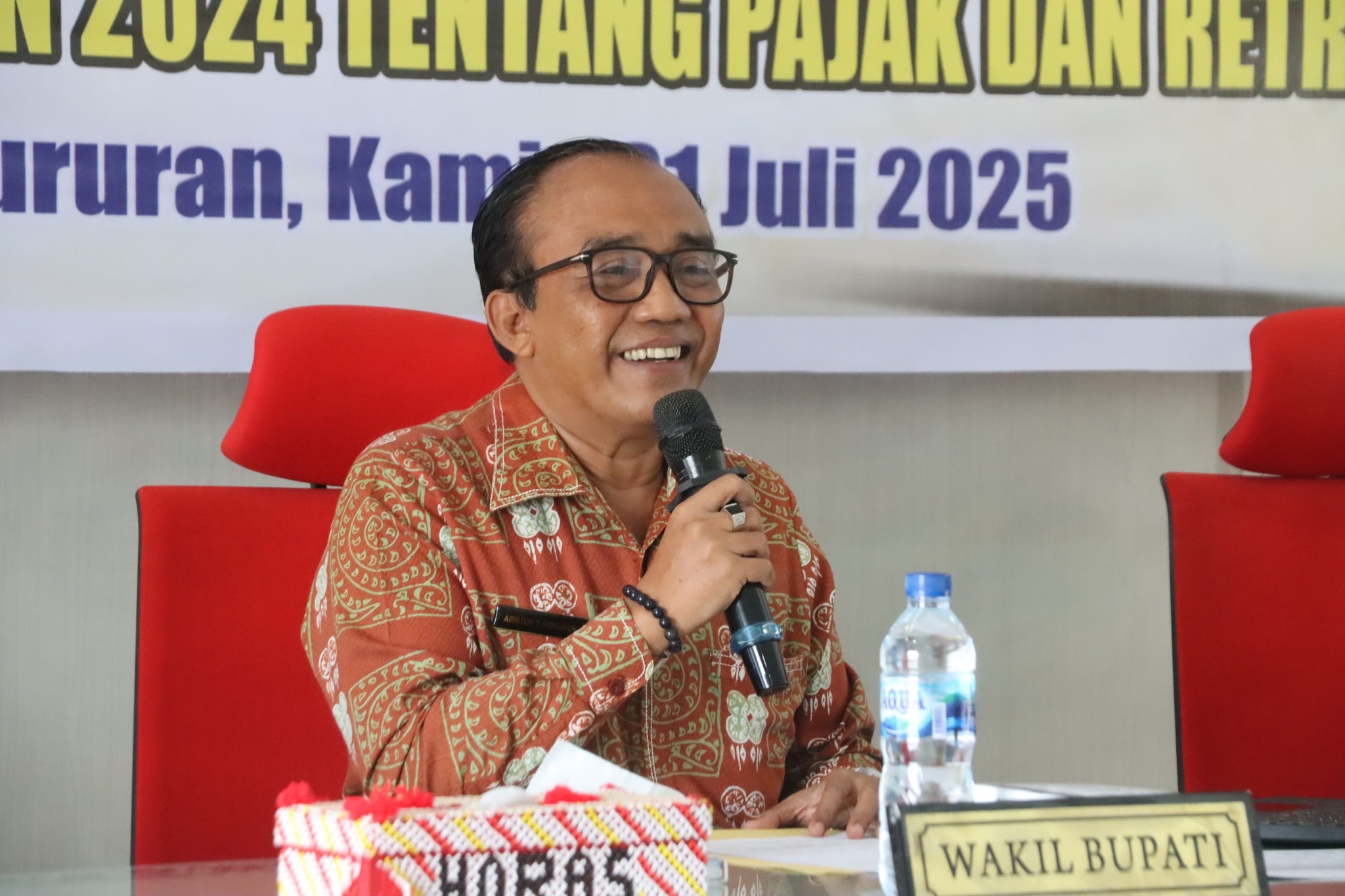 Wabup Samosir Pimpin Rapat TP2DD Evaluasi Perda Pajak dan Retribusi Daerah
