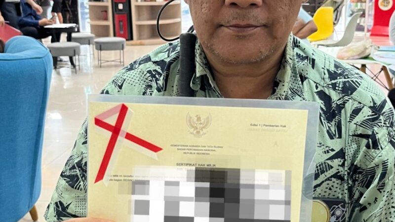 Kantor Pertanahan Kota Medan Serahkan Sertipikat PTSL kepada Penyandang Disabilitas