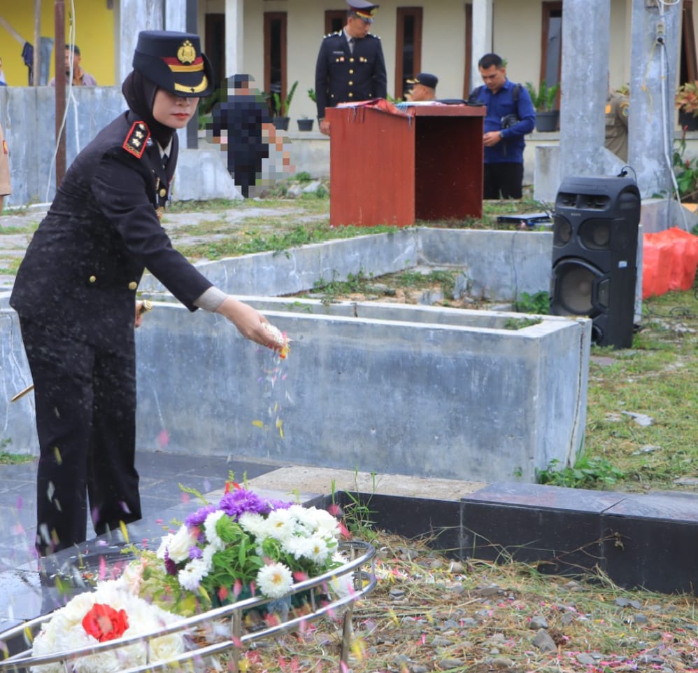 Polres Samosir Gelar Upacara Peringatan Hari Pahlawan Tahun 2025, Kobarkan Semangat Juang Para Pejuang Bangsa.