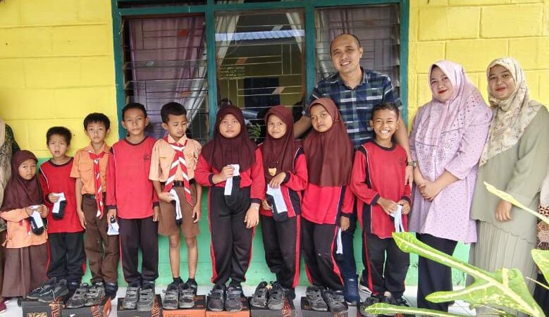 Gomgom Januar Sihombing Wujud Kepedulian Sosial, Kepala SDN 057202 Tanjung Jati