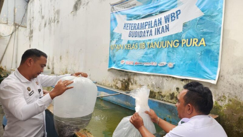 Tebar 1000 Ekor Bibit Gurame, Rutan Tanjung Pura Terus Dukung Program Ketahanan Pangan Nasional