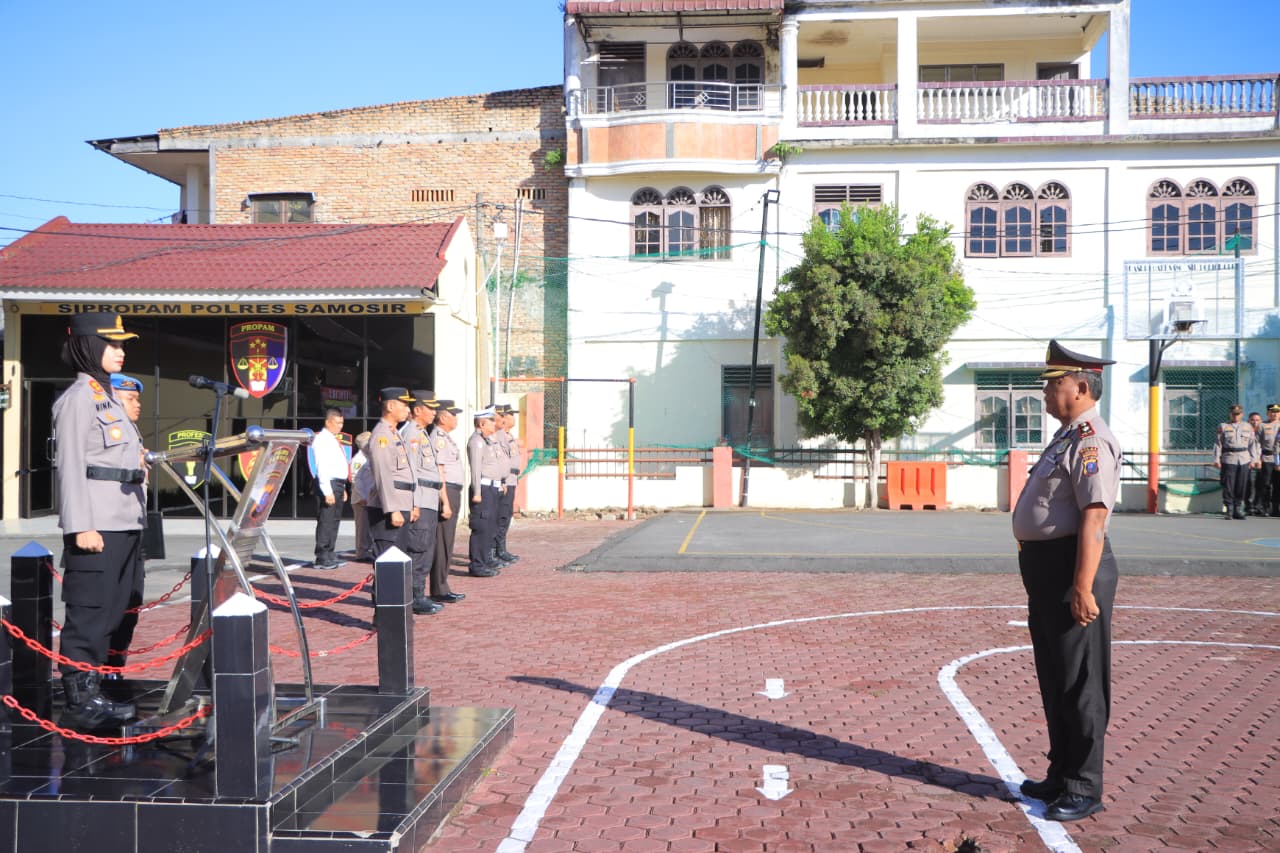 Kapolsek Onanrunggu Terima Kenaikan Pangkat Pengabdian dari AKP ke Kompol Upacara dipimpin langsung oleh Kapolres Samosir.
