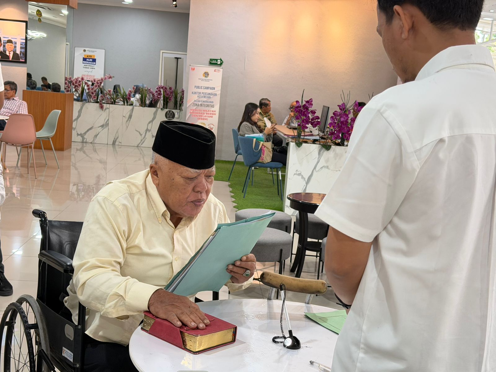 Pengambilan Sumpah Sertipikat Hilang: Kesatria Tarigan SH, M.Hum