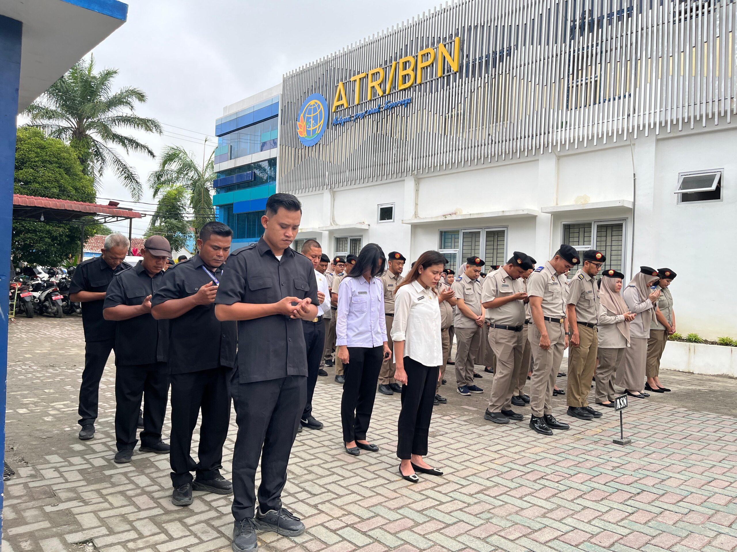 Apel Pagi Rutin Perkuat Disiplin dan Semangat Kebersamaan di Kantor Pertanahan Deli Serdang