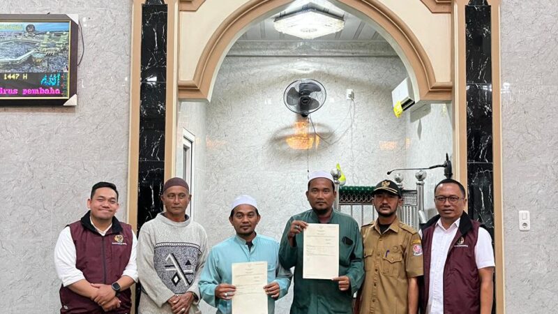 BPN Deli Serdang Antar Sertipikat Wakaf ke Masjid Al Ikhlas Sei Rotan Lewat Layanan ARTIS