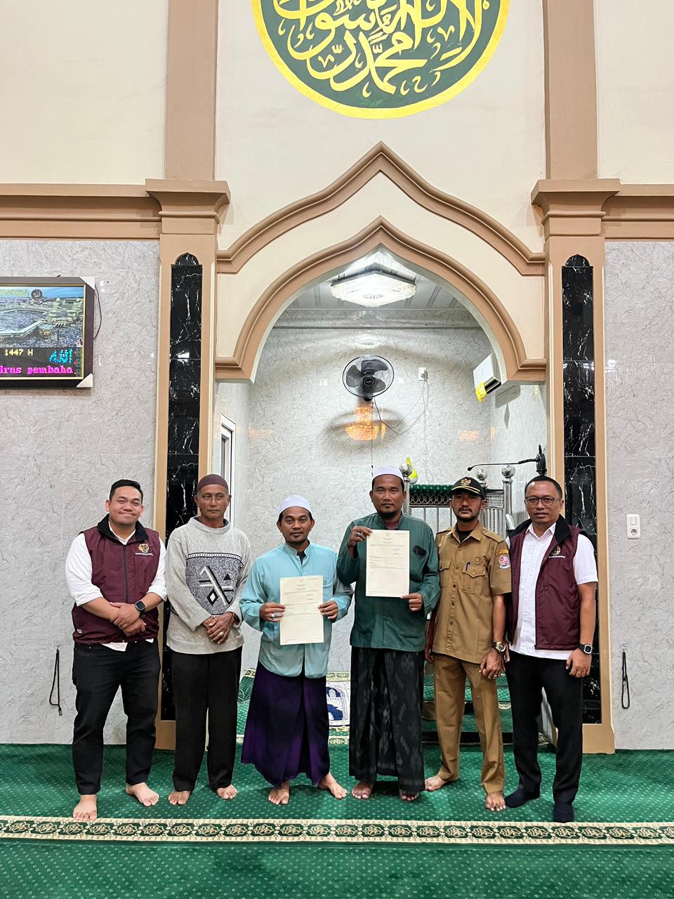 BPN Deli Serdang Antar Sertipikat Wakaf ke Masjid Al Ikhlas Sei Rotan Lewat Layanan ARTIS