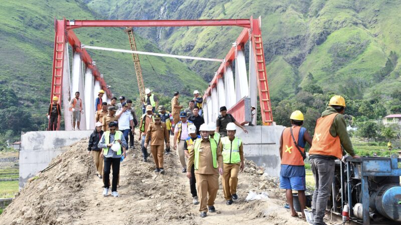 Bupati Samosir Monitoring Pembangunan Jembatan Sitapigagan, Penantian 16 Tahun Masyarakat Terealisasi.