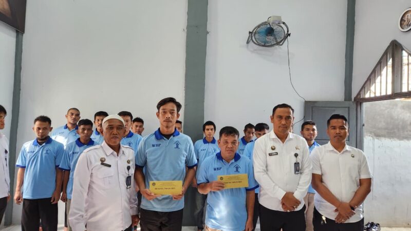 Kado Natal 2025, Enam Warga Binaan Terima Remisi Khusus