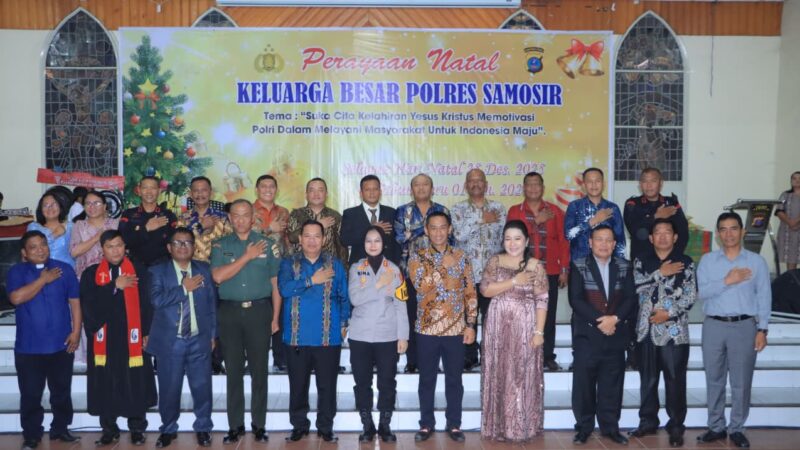 Kapolres Samosir Ajak Doakan Korban Bencana dalam Perayaan Natal 2025.