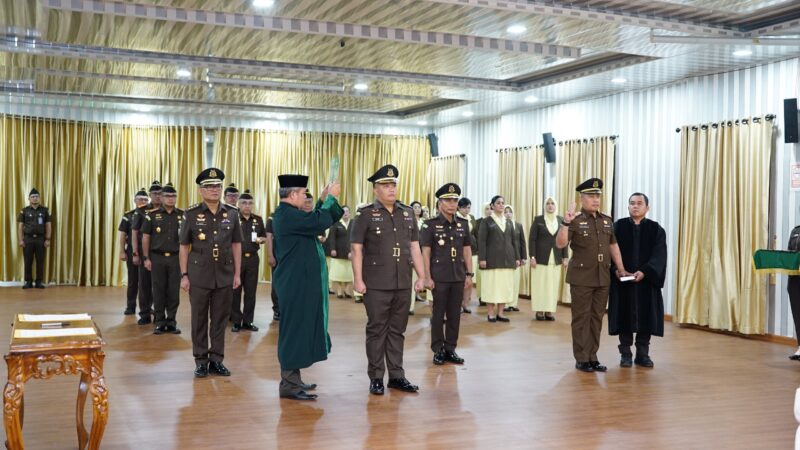 Lantik Asisten Intelijen dan Kajari Tebing Tinggi, Kajatisu Tekankan Pencegahan dan Pemberantasan Korupsi