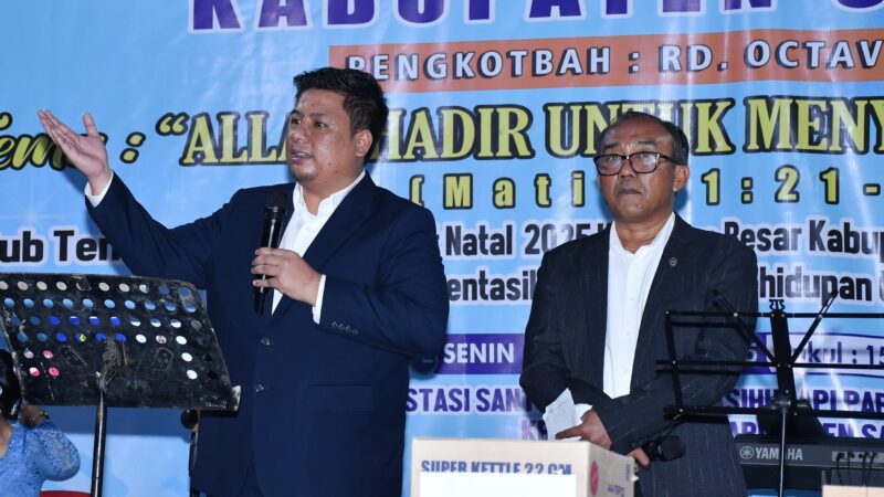 Sentuh Daerah Terpencil, Bupati-Wabup Merayakan Natal Oikoumene di Sihusapi.