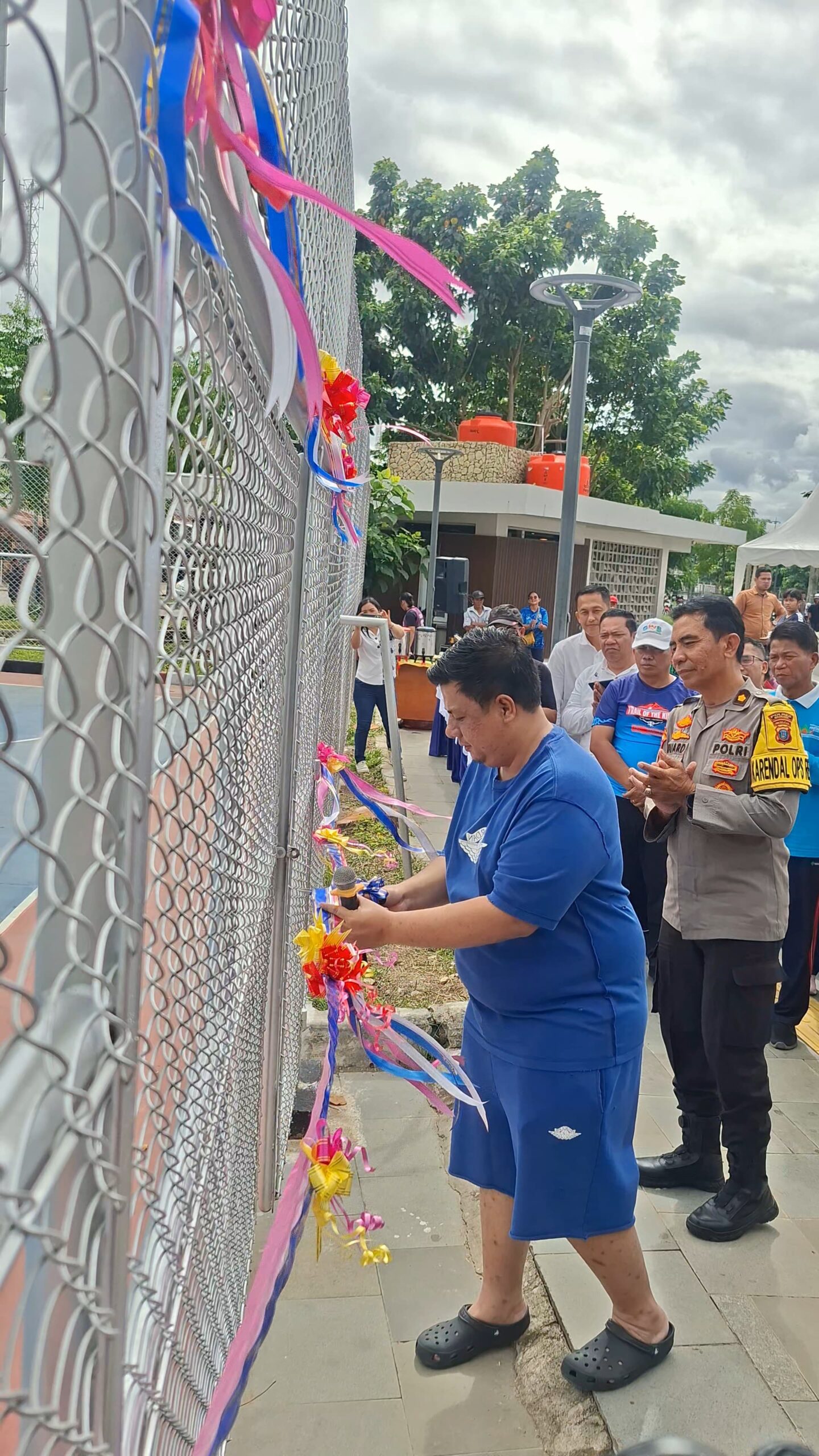 Tambah Daya Tarik WFC, Bupati Samosir Resmikan Lapangan Basket Tepi Danau Toba.