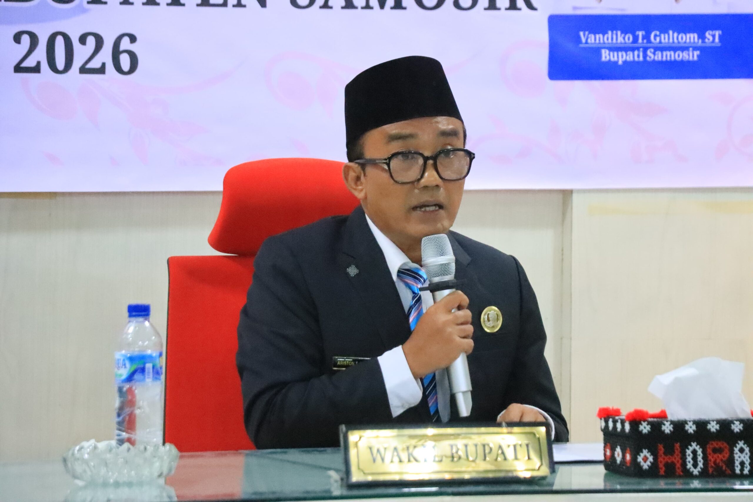 Wabup Samosir Lantik 75 Pejabat, Ariston Sidauruk Tegaskan ASN Harus BerAKHLAK dan Siap Kerja Cepat.