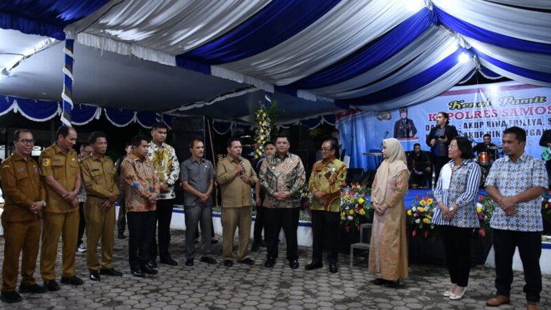 Bupati Samosir dan Wabup Lepas Sambut Kapolres, Vandiko : Samosir Tempat Tepat Mencetak Prestasi, Sulit Cari Kekayaan.