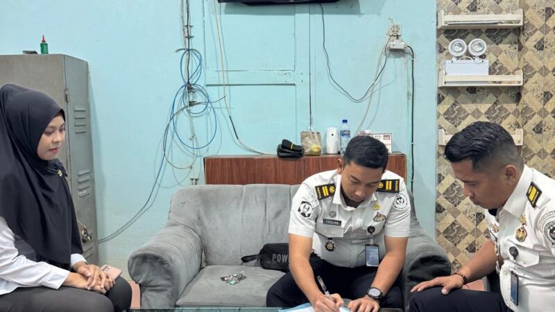 Serah Terima Jabatan, Ka. KPR Lama Serahkan Inventaris Kamtib Kepada Ka. KPR Baru