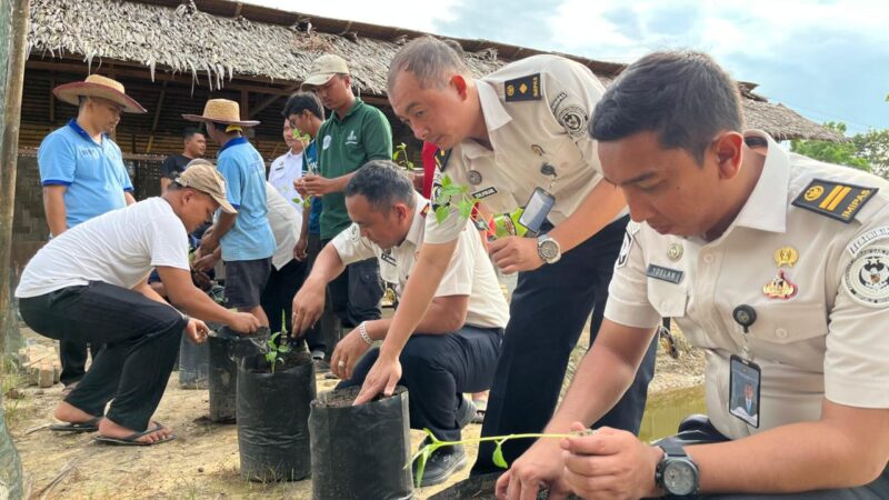 Wujudkan Ketahanan Pangan, Rutan Tanjung Pura Beserta Peserta Magang Batch III Menanam Tanaman Cabai