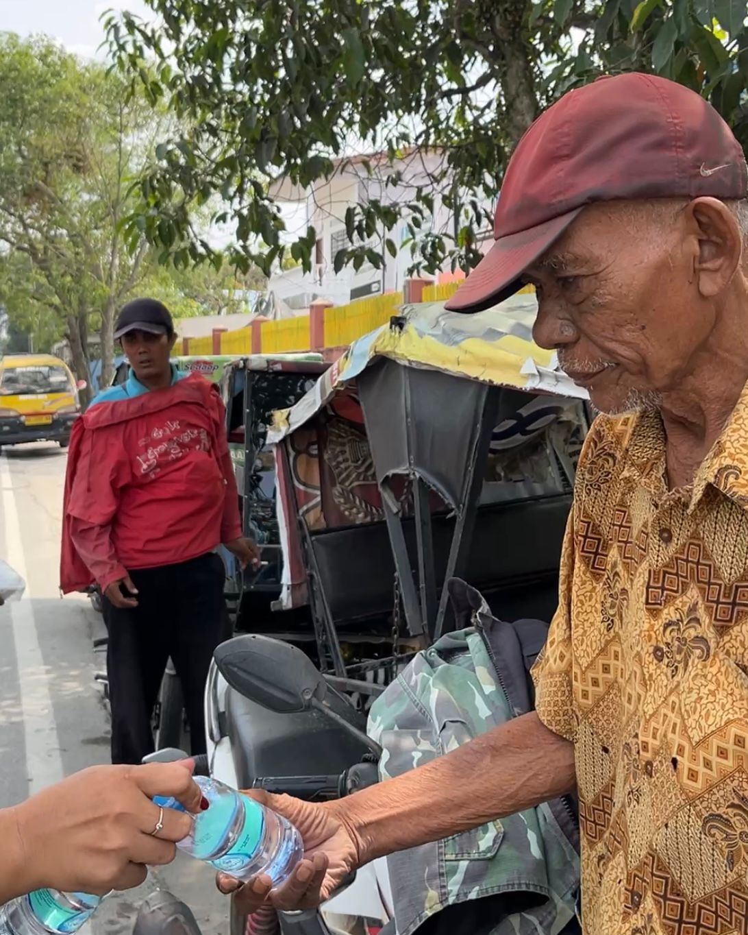 Jumat Berkah, Kantor Pertanahan Deli Serdang Laksanakan Aksi Sosial