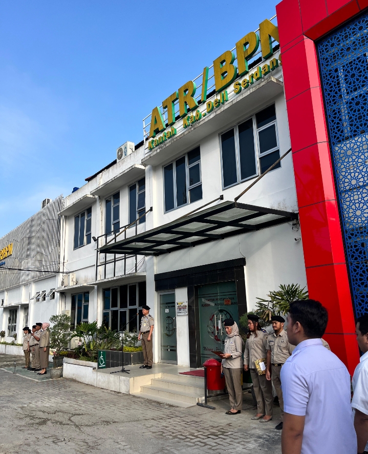 Bangun Disiplin dan Semangat Kerja, Kantor Pertanahan Deli Serdang Gelar Apel Pagi Rutin