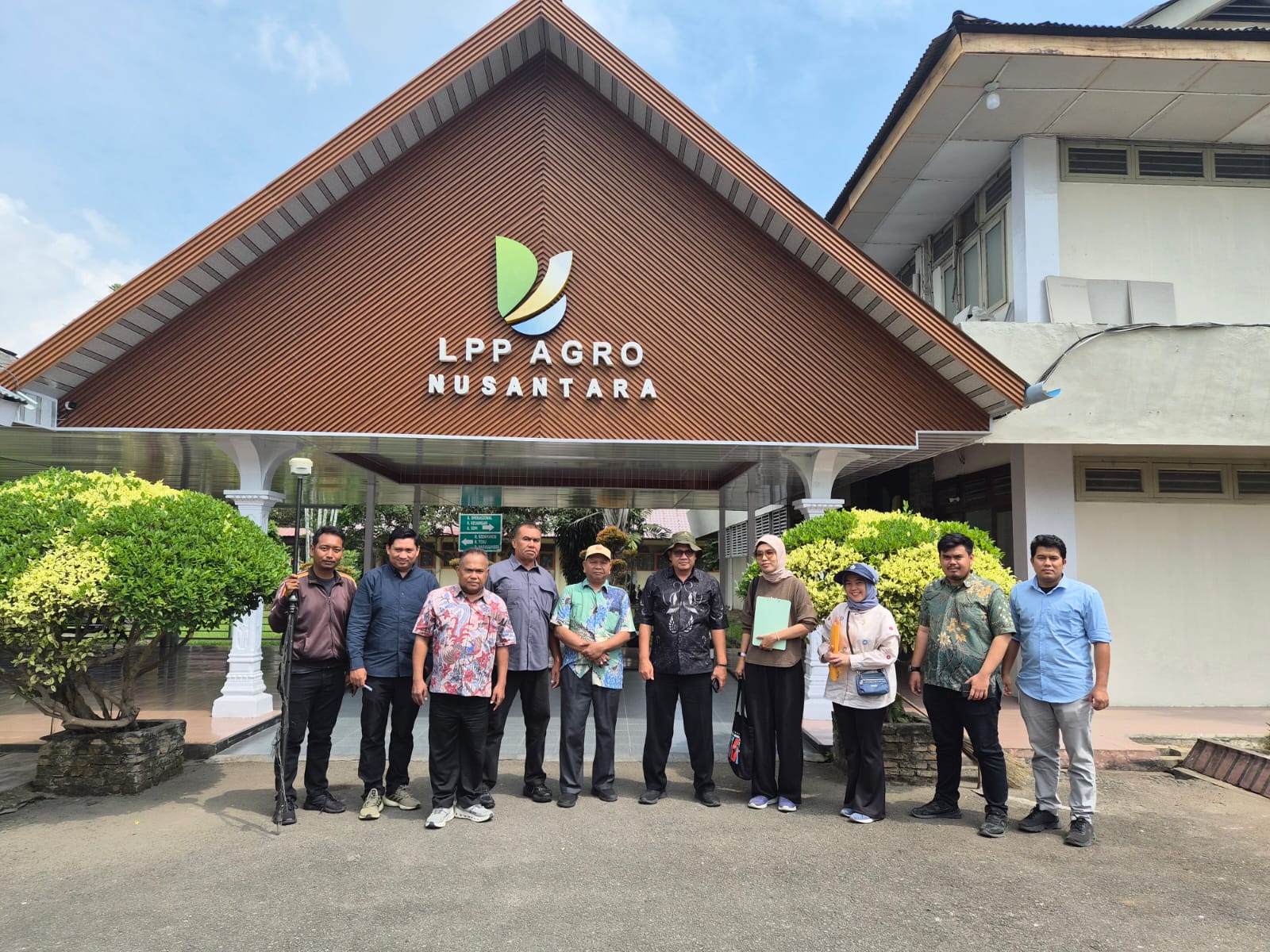 Tinjau Lapang di PTPN I, Effendi Batubara Pastikan Permohonan HPL Sesuai Aturan