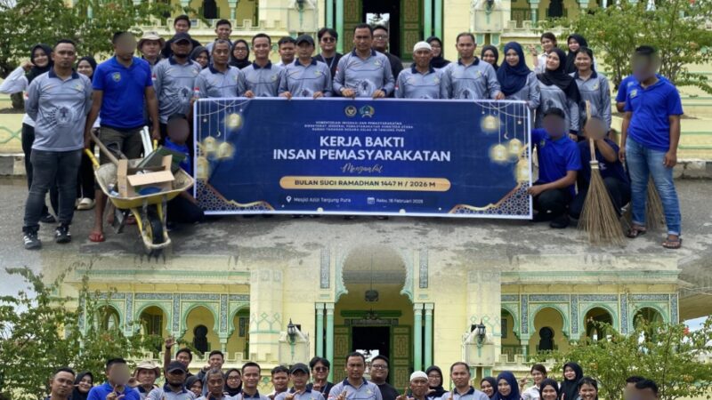 Wujudkan Lingkungan Ibadah yang Bersih, Rutan Tanjung Pura Gelar Gotong Royong Bersihkan Mesjid Azizi Sambut Bulan Ramadhan