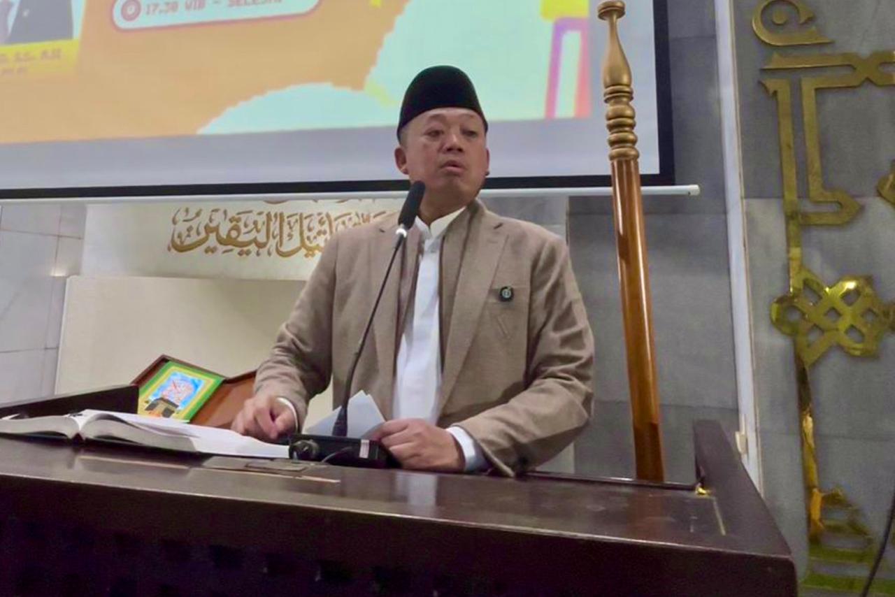 Kajian Tarawih di Masjid UI, Menteri Nusron Bicara Sanad Keilmuan dan Etika Kepemimpinan
