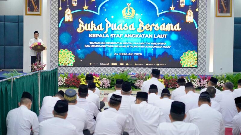 Berikan Tausiah di Buka Bersama KASAL, Menteri Nusron: Negara Besar Mampu Ciptakan Rasa Aman