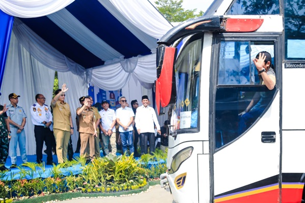Berangkatkan 4.000 Peserta Mudik Bareng Pemko Medan, Rico Waas: Tradisi Pulang Kampung Jadi Momen Penting Lebaran dan Tekankan Keselamatan Perjalanan