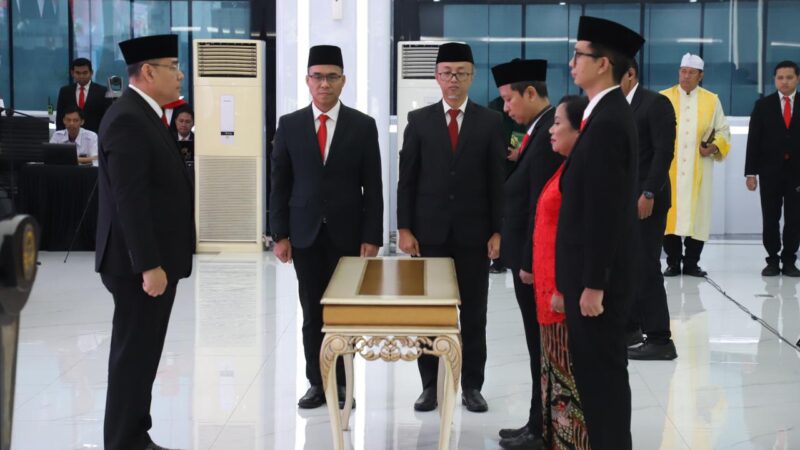 Lantik Pejabat Pengawas dan Fungsional, Wamen Ossy: Ujung Tombak dalam Pelayanan Pertanahan