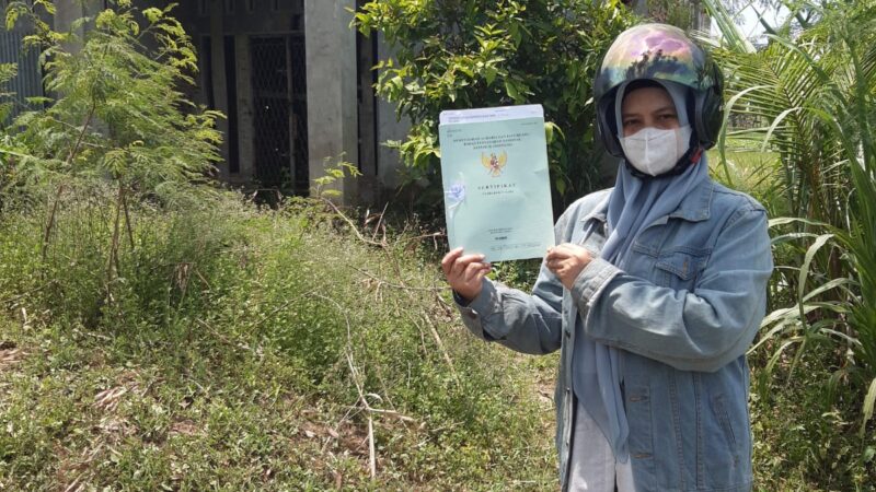 Pegawai Kantor Pertanahan Deli Serdang Jemput Bola, Sertipikat Residu PTSL 2018–2024 Dibagikan ke Masyarakat