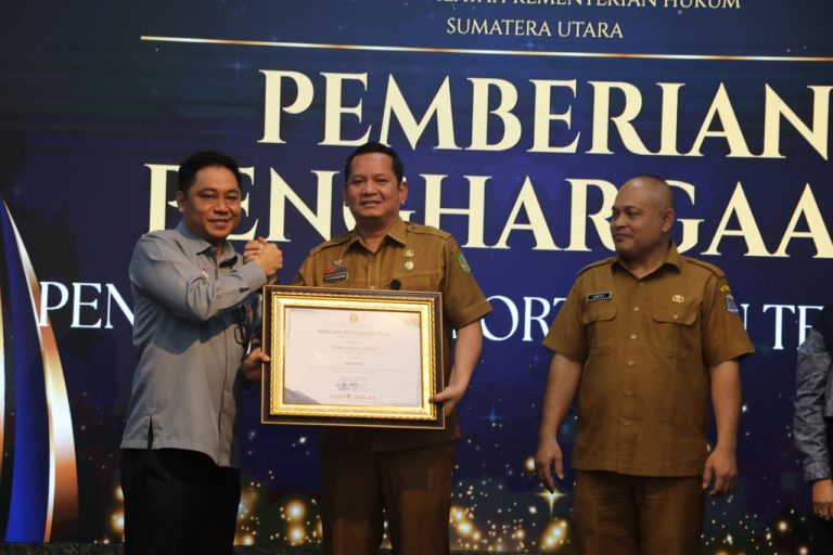 DPRD Medan Raih Penghargaan Terbaik I Penilaian E-Report JDIHN se-Sumut 2024-2025