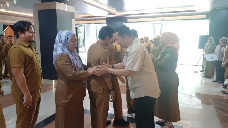 Ali Sipahutar Gelar Apel Perpisahan dengan Pegawai DPRD Medan
