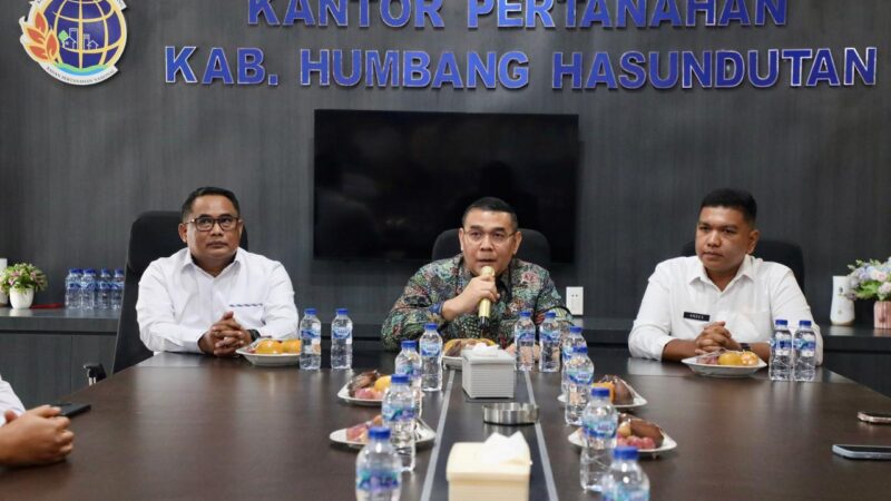Kunjungi Kantah Kabupaten Humbang Hasundutan, Wamen Ossy Tekankan Pentingnya Akurasi Data Pertanahan