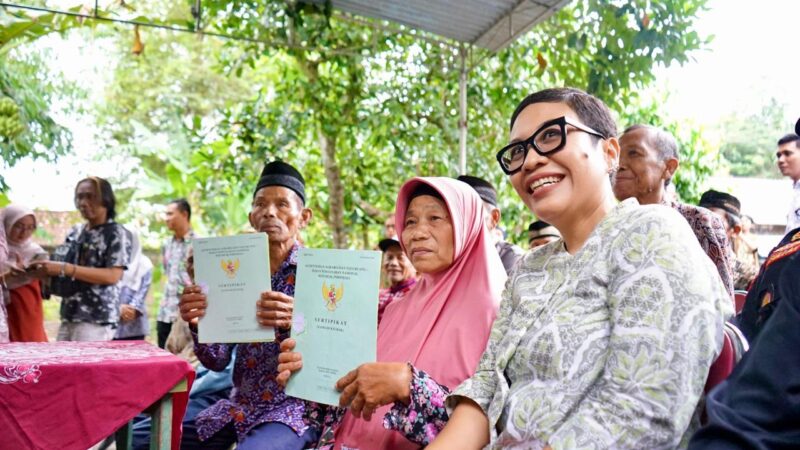 Akhir Perjuangan Panjang, Sertipikat Tanah Mbah Tupon Kembali ke Tangan yang Berhak