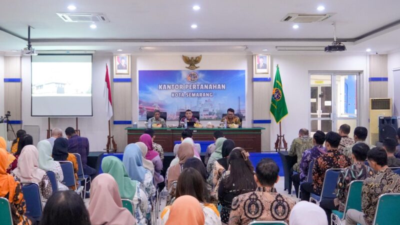 Tinjau Pelayanan Kantah Kota Semarang, Wamen Ossy: Jangan Tunda Berkas, Percepat Layanan Pertanahan