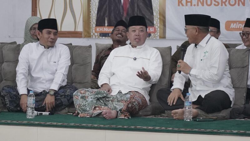 Hadiri Halalbihalal dan Penyerahan Sertipikat Tanah Wakaf PCNU Indramayu, Menteri Nusron Minta NU Berikan Kebermanfaatan bagi Masyarakat