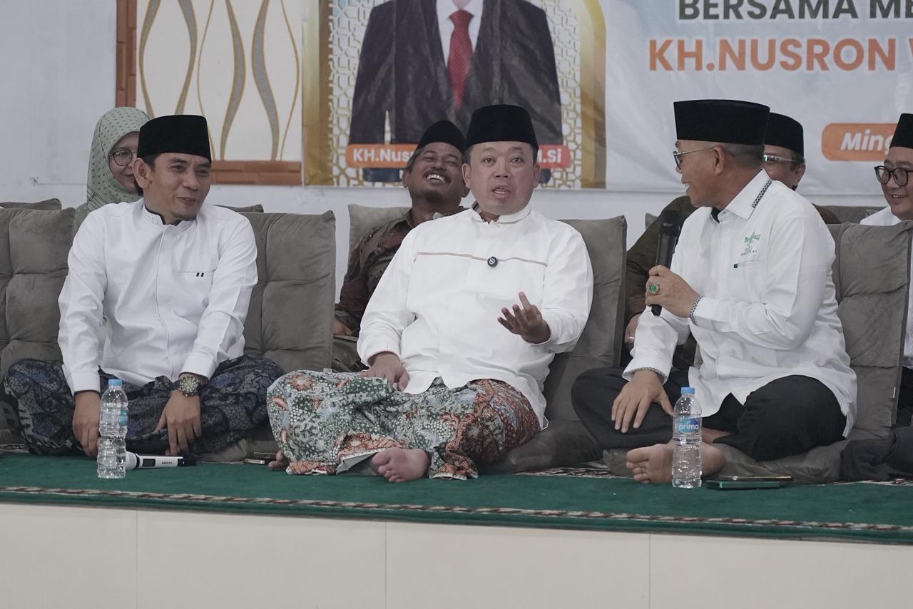 Hadiri Halalbihalal dan Penyerahan Sertipikat Tanah Wakaf PCNU Indramayu, Menteri Nusron Minta NU Berikan Kebermanfaatan bagi Masyarakat