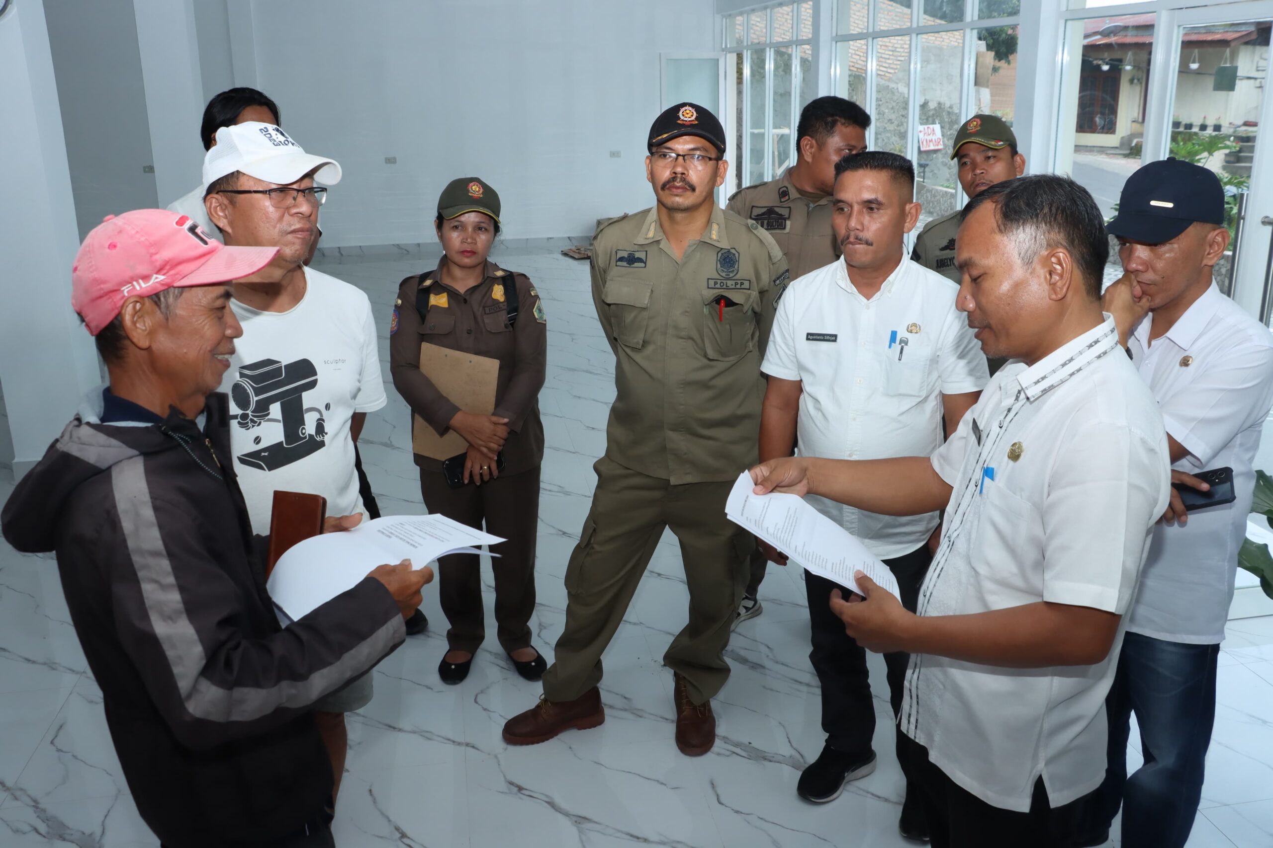 Tegas, Pemkab Samosir Tertibkan Wilona Villa Tanpa Izin di Kawasan Wisata Tuktuk.