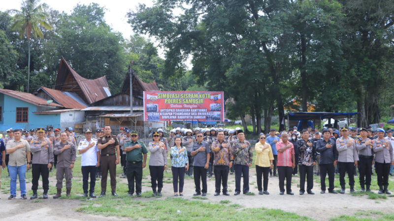 Kesiapan Akhir Jelang May Day 2026, Polres Samosir Gelar Simulasi Sispam Kota.