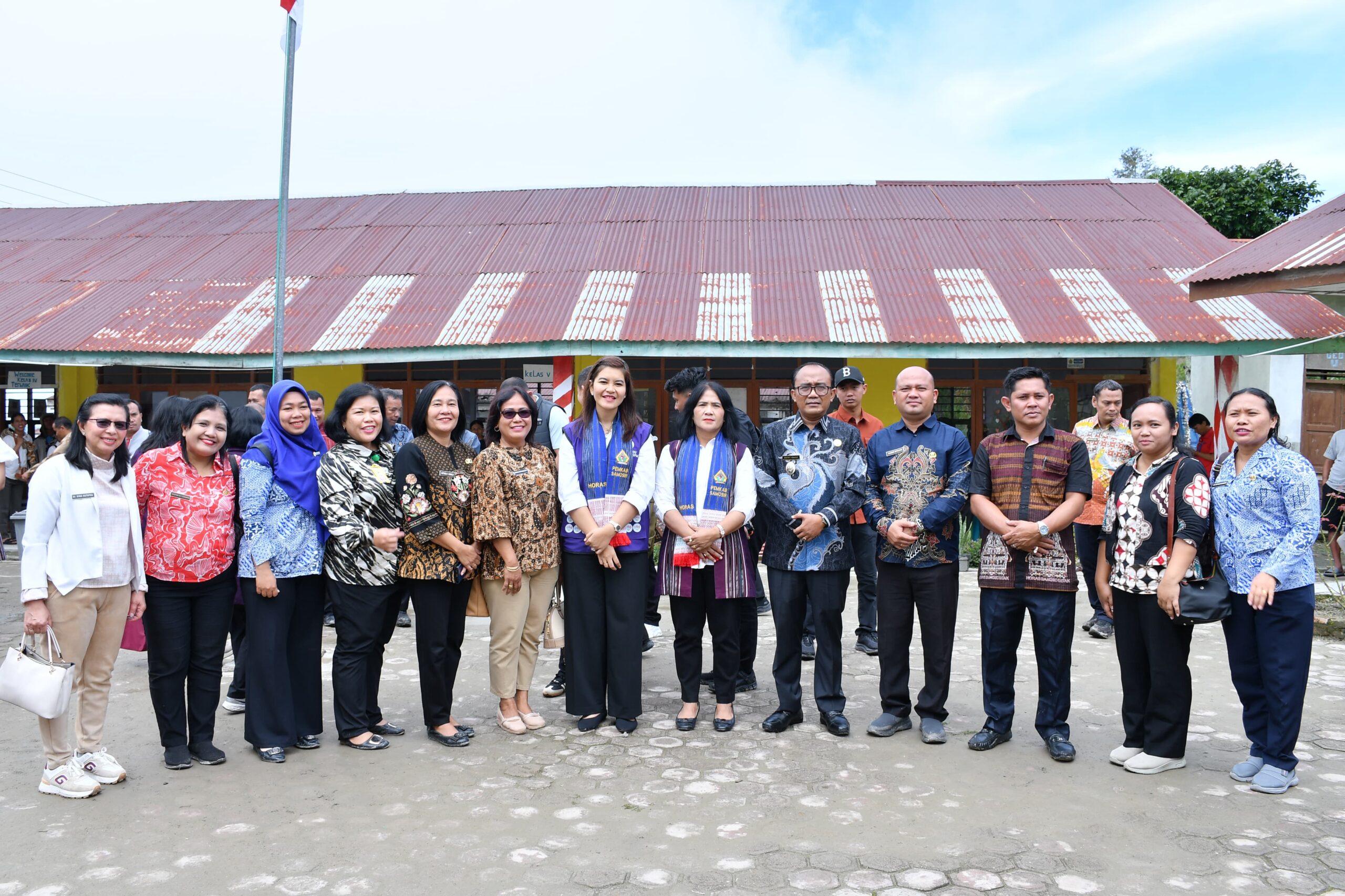 Dua Hari di Samosir, Ketua Pembina Posyandu Sumut Kahiyang Ayu Pastikan Pelayanan Posyandu Berjalan Optimal.